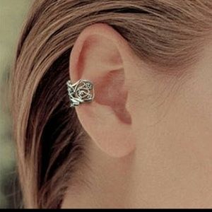1piece Ear Cuff in Silver, New with tag